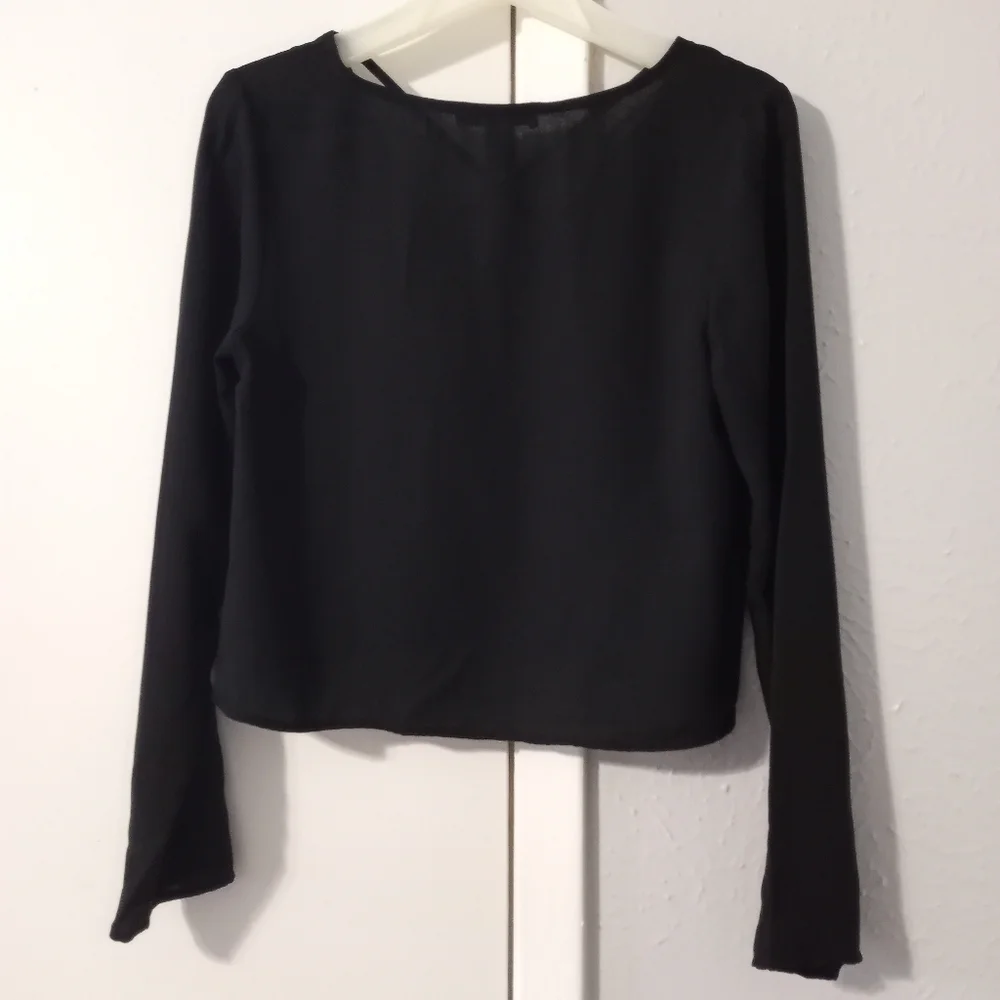 forever21 women's long-sleeved shirt with design on the front size‎ S
